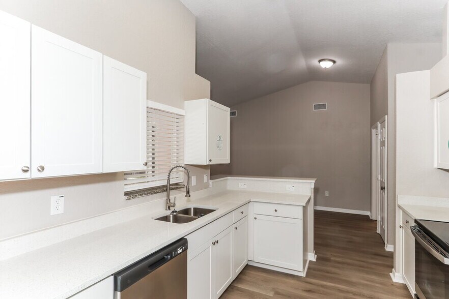 Building Photo - 4618 Great Blue Heron Dr
