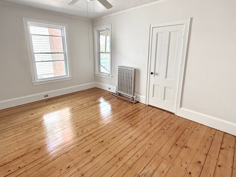 Building Photo - 20 Brewster St
