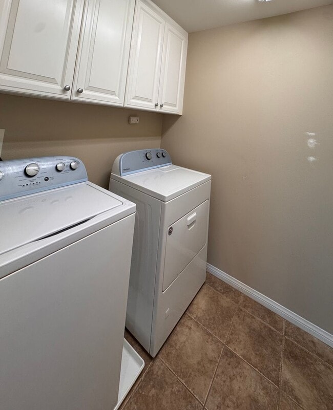 Building Photo - Single House Irvine