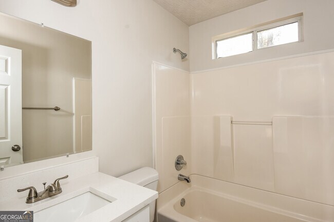 Building Photo - 105 Pemberton Pl