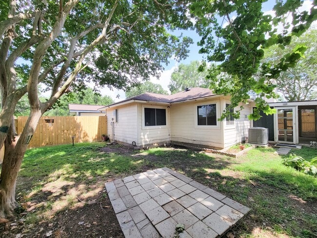 Building Photo - 17808 Northway Ct