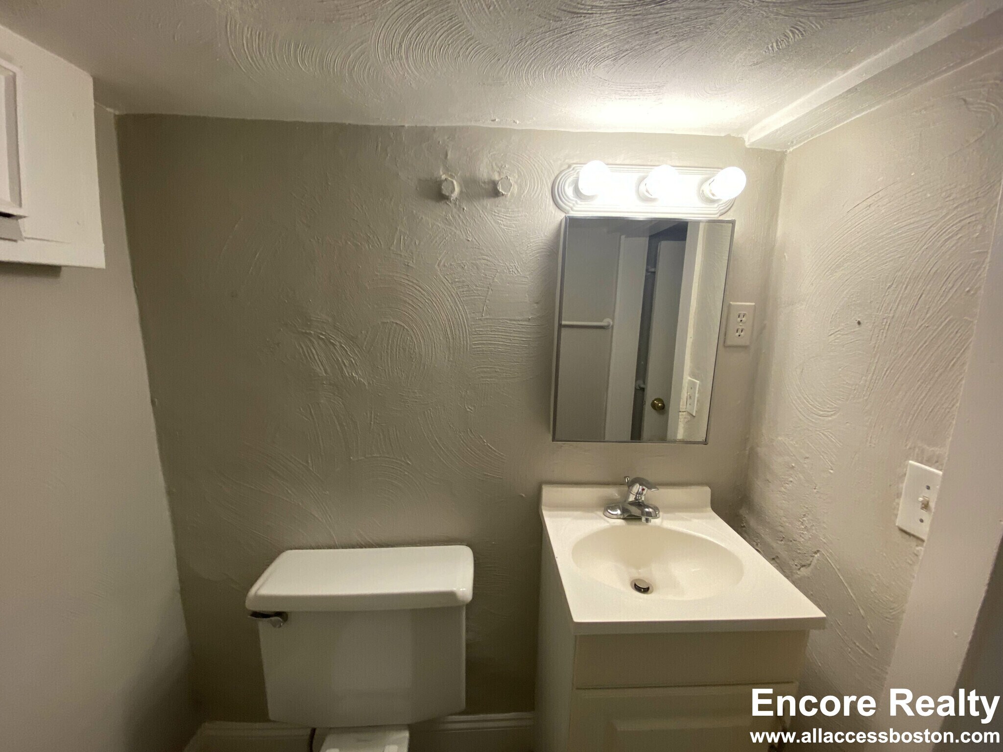 Building Photo - 216 Banks St