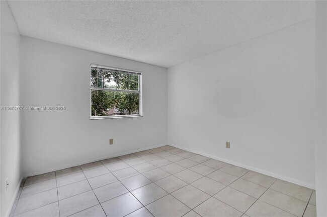 Building Photo - 815 NW 98th Ave