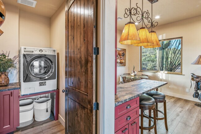Building Photo - 6200 E Cielo Run N