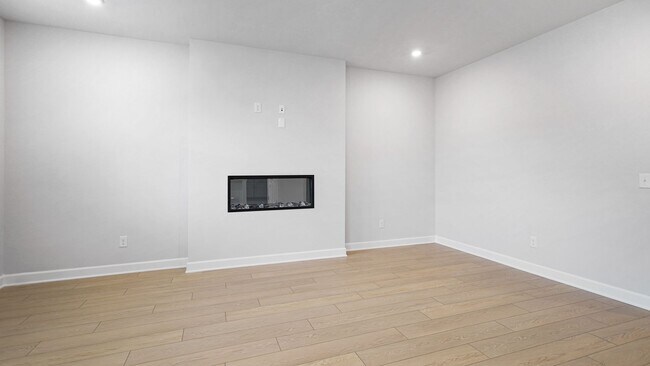 Building Photo - 130 Millbrook Dr