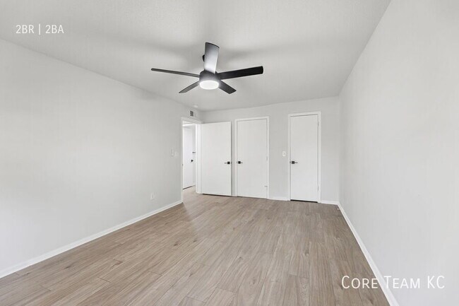 Building Photo - 2900 W 53rd St