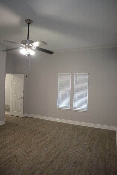 Master Bedroom - 1105 sorrel ct