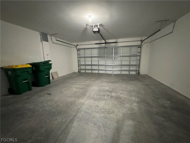 Building Photo - 1024 Caloosa Breeze Dr