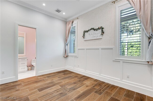 Building Photo - 5881 Sea Grass Ln