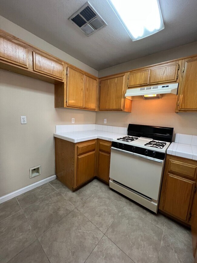 Building Photo - 4404 Pebble Creek Dr