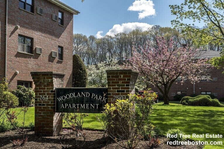 Building Photo - 270 Grove St