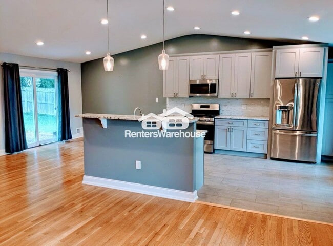 Building Photo - 13210 Foxhall Dr