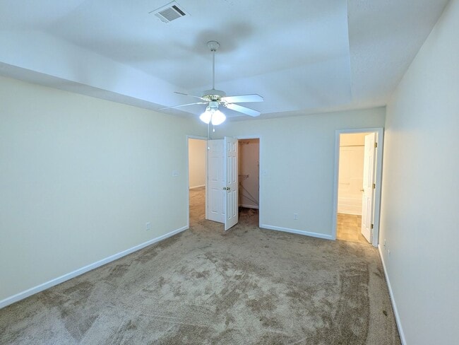 Building Photo - 526 Edgecliff Ln