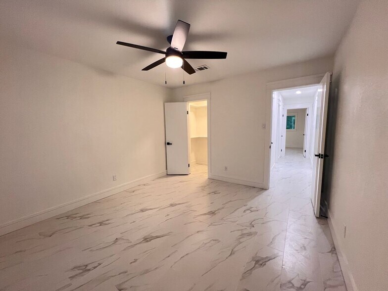 Building Photo - 20156 Russell Dr