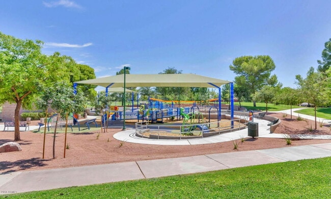 Building Photo - 2040 S Longmore