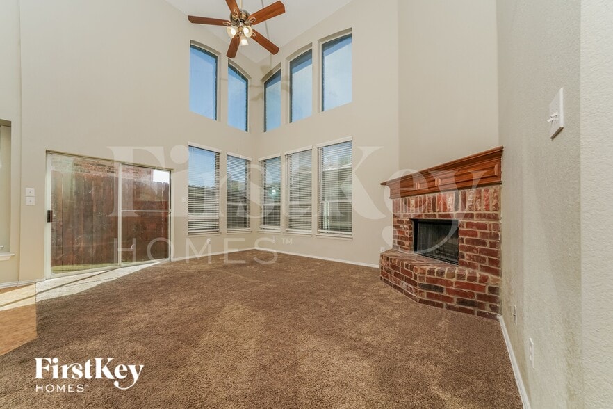 Building Photo - 500 Crystal Falls Dr