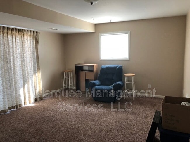 Building Photo - Montana Avenue (2220-2222) - 2220