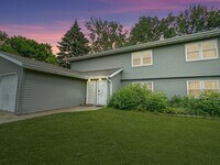 Building Photo - 3344 Berwood Ct W