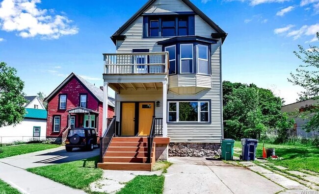 Building Photo - 484 W Utica St