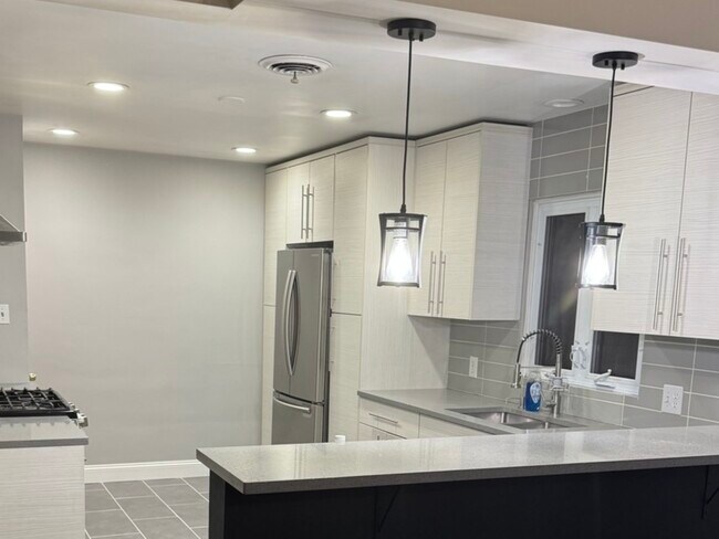 Building Photo - 1014 Clement St