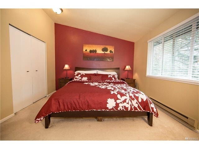 Building Photo - Beautiful Townhome 2 bedrooms and 2.5 bath...