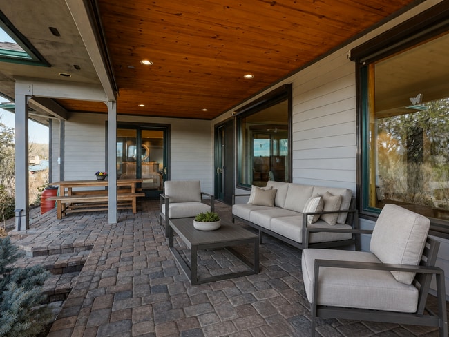 Building Photo - Beautiful 3-Bedroom Home Above Miller’s Landing with River and Mountain Vistas