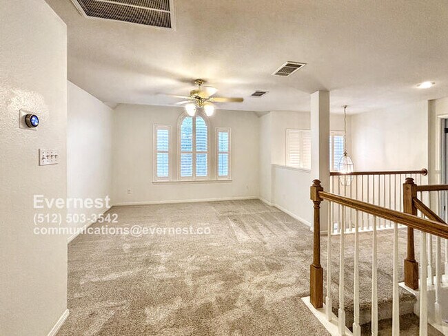 Building Photo - Spacious 5-Bedroom Retreat with Modern Com...