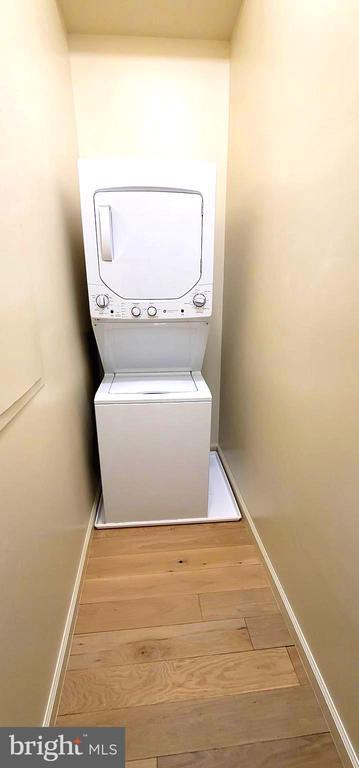 Building Photo - 1219 W Silver St