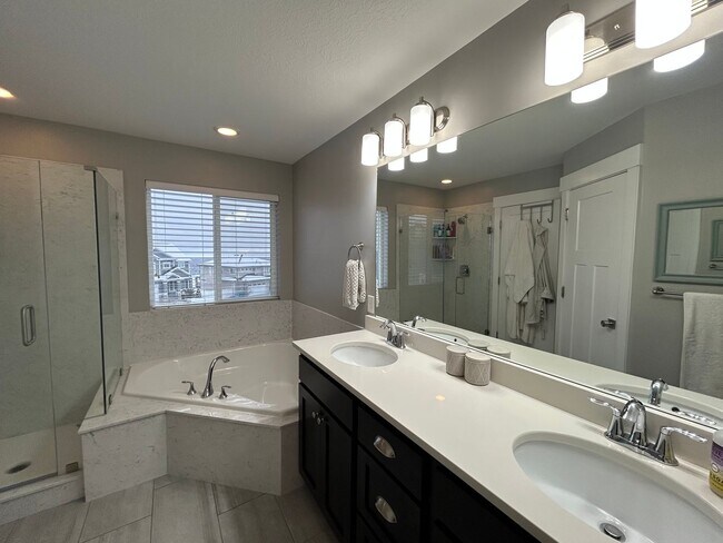 Building Photo - 5 Bedroom 3.5 Bathroom, plus bonus room, Home in Lehi Utah!