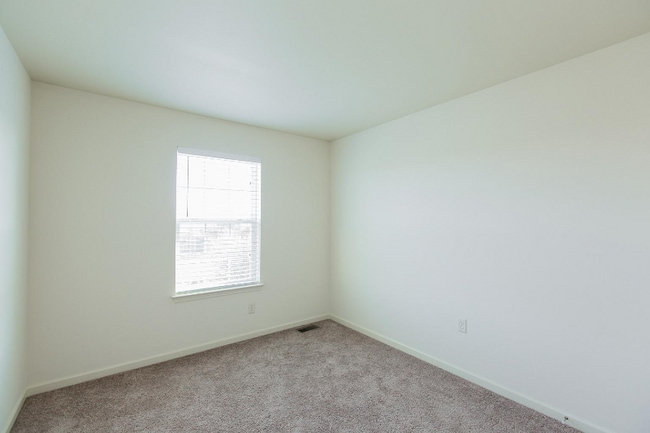 Building Photo - 231 Bethel Dr