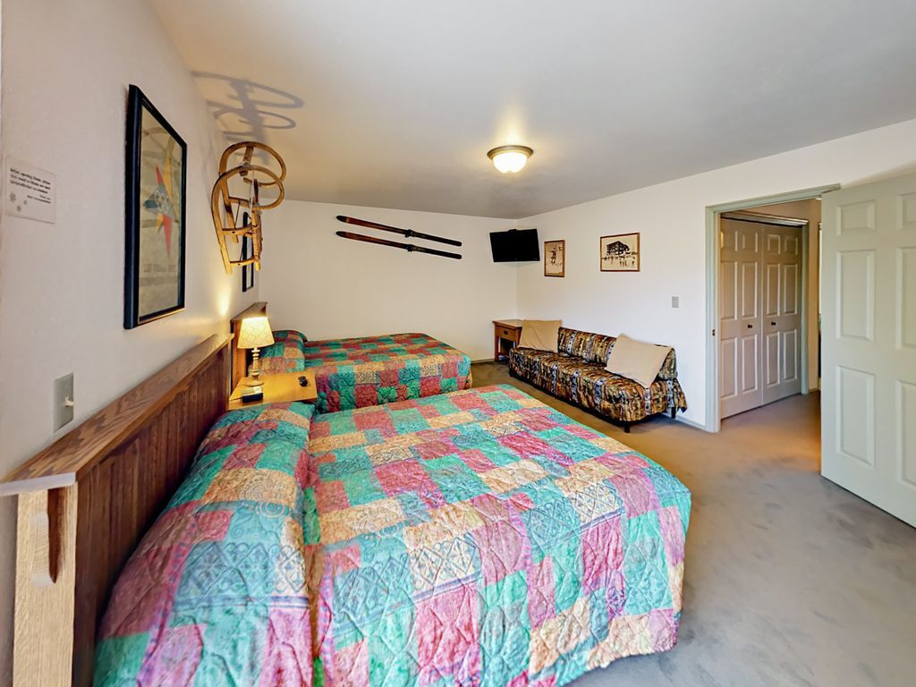 Building Photo - 8014 S Sunnyoak Cir