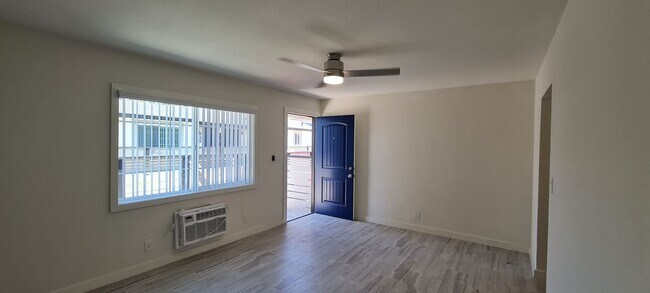 Building Photo - Newly Remodeled 1 Bedroom / Call or text O...