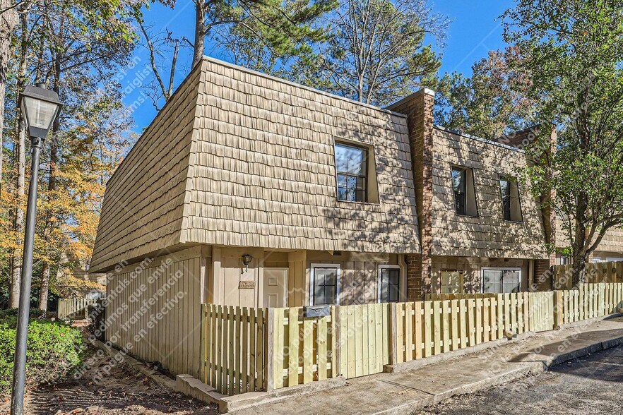 Building Photo - 6424 Woodstone Way