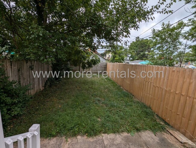 Building Photo - 1237-1239 Atcheson St