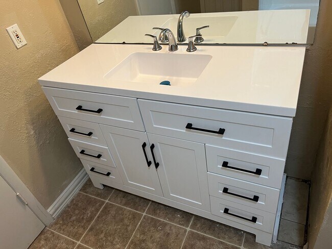 Building Photo - 3979 Crayrich Cir