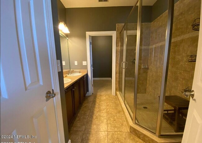 Building Photo - 9823 Tapestry Park Circle