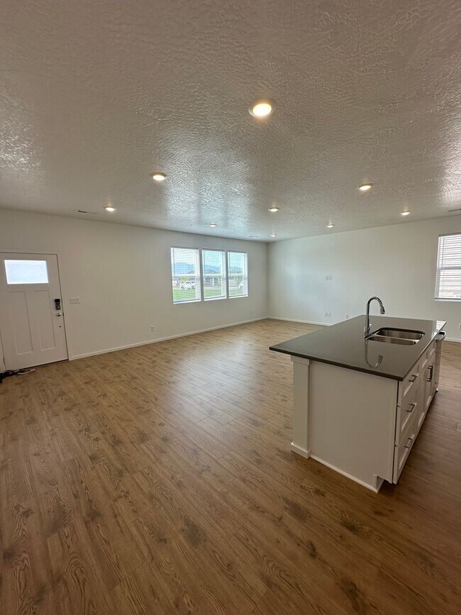 Building Photo - 5276 E Antares Ln