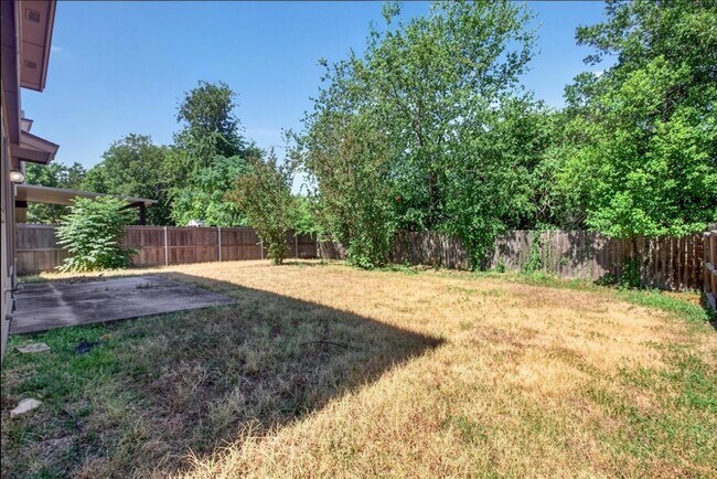 Building Photo - 1410 Green Terrace Dr