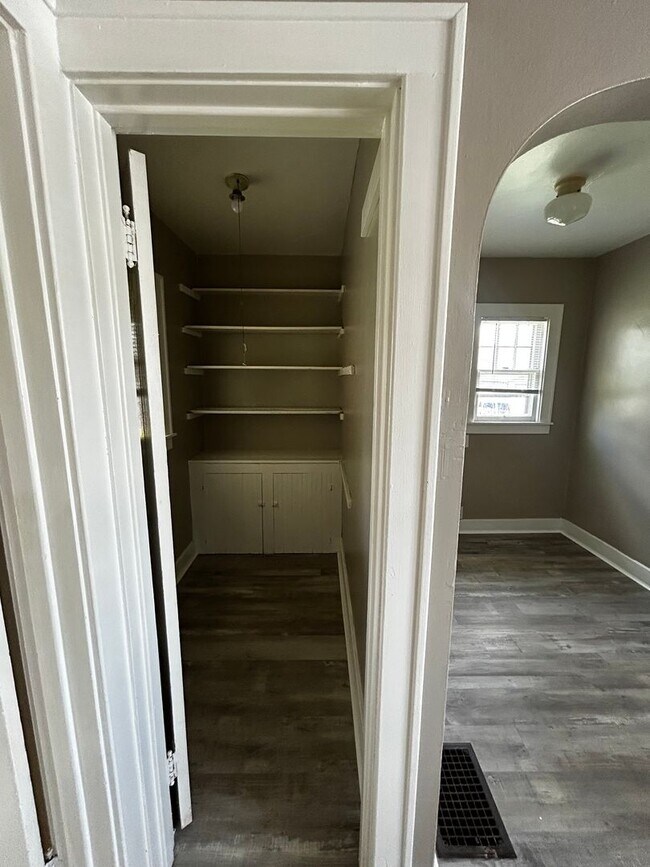 Building Photo - Washington Street Duplex