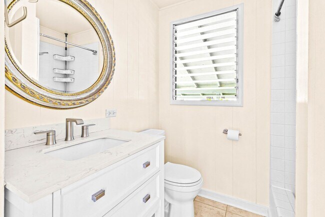 Building Photo - Charming 2/1 Cottage on a Quiet Lane in Ka...