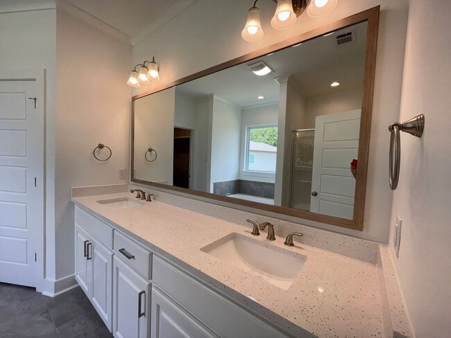 Building Photo - Beautiful home In Ascension!