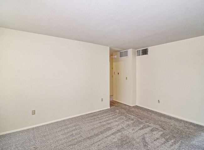 Building Photo - 2 Bedroom Apartment in Clifton - $1150