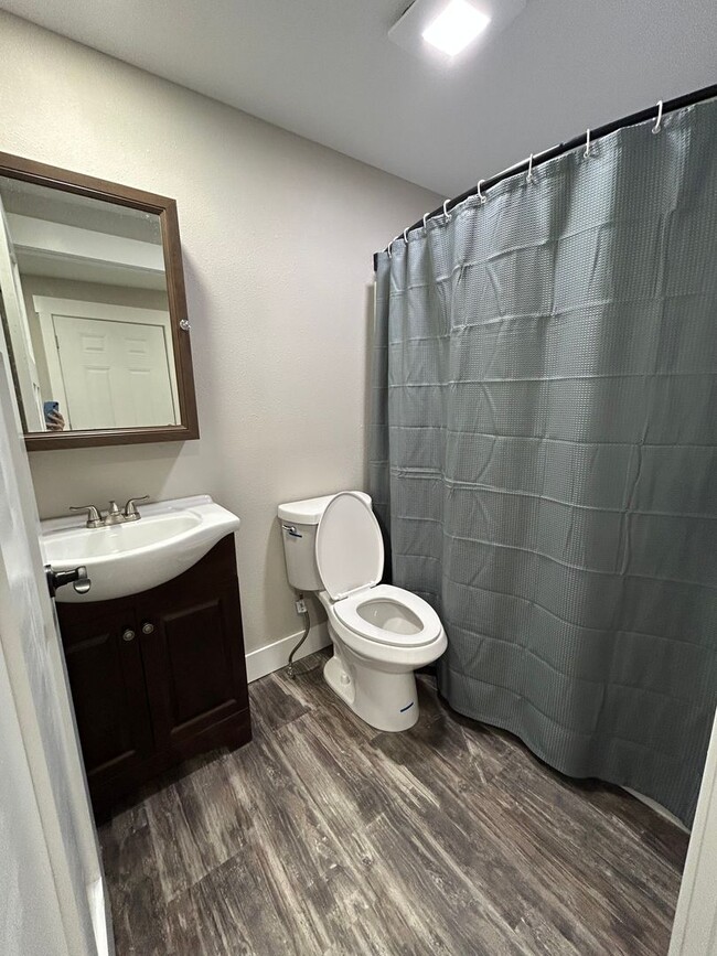 Building Photo - YOU HAVE GOT TO SEE THIS ONE!!! IT'S A STUNNER! 1br/1ba House w/Washer and Dryer Hookups! NEW APP...