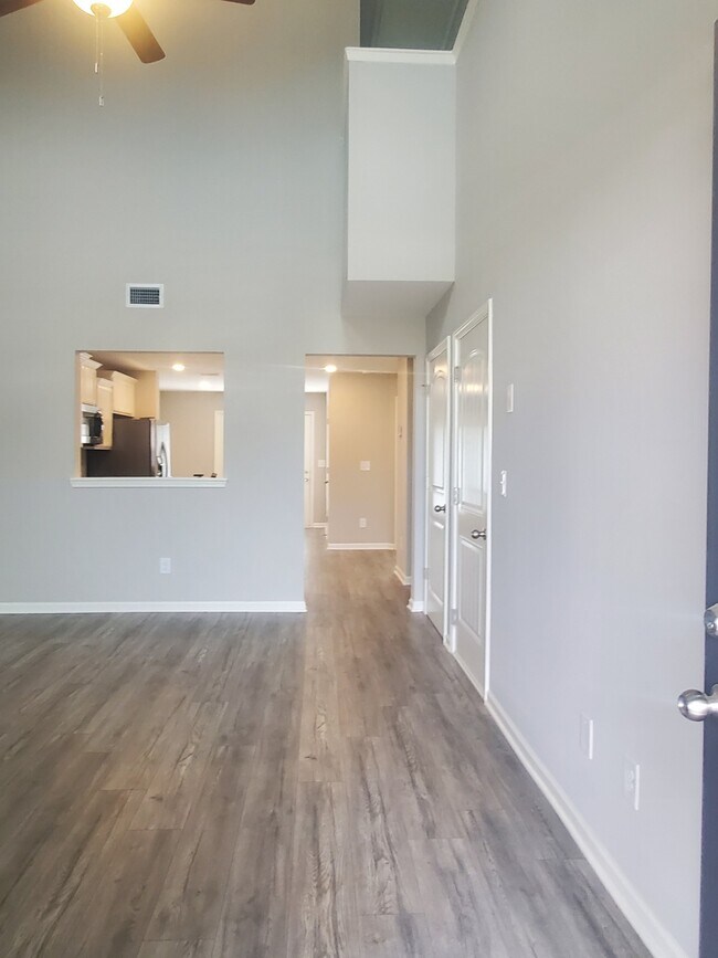 Building Photo - 421 Tristan Wy