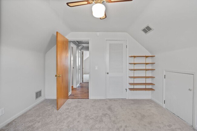 Building Photo - 5334 Alvera Dr