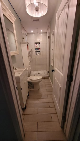 Building Photo - 9948 Bevis Ave