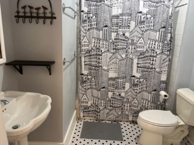 Building Photo - 400 Opelousas Ave