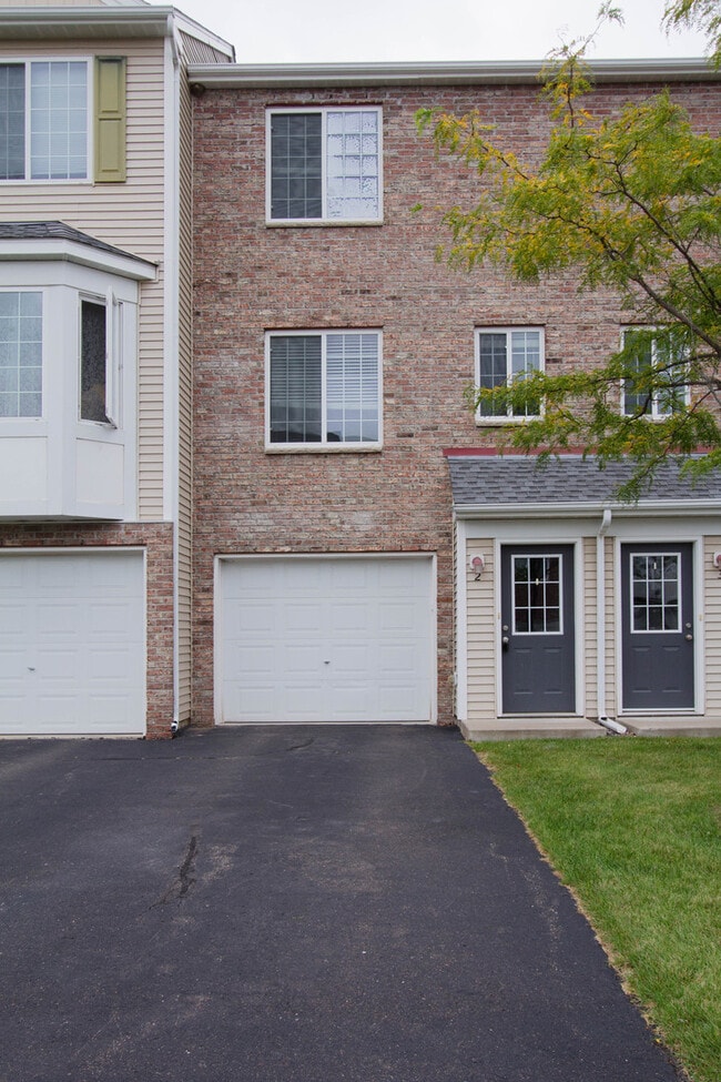 Primary Photo - 2 Bed / 2 Bath Updated Town Home Hugo, MN ...