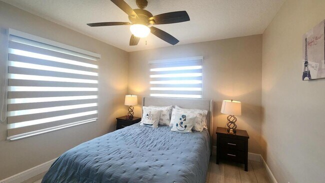 Building Photo - 1851 Corsica Dr