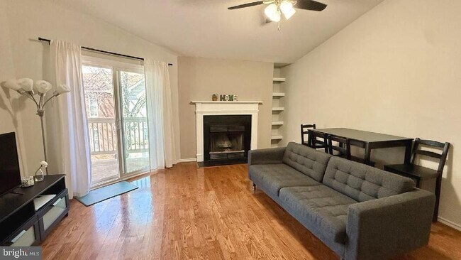 Building Photo - 1532 Lincoln Way